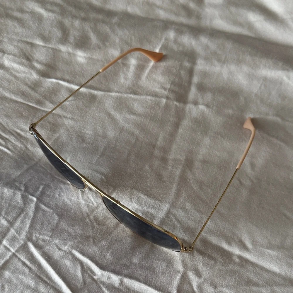 Ray-Ban Gold Aviator Sunglasses with Blue Lenses - Picture 2 of 4